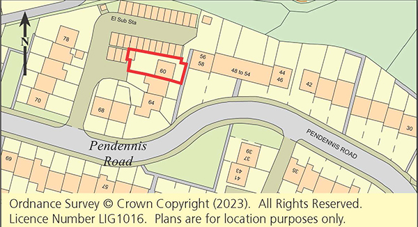 Lot: 102 - END-TERRACE HOUSE FOR UPDATING WITH GARDENS, PARKING AND GARAGE - 